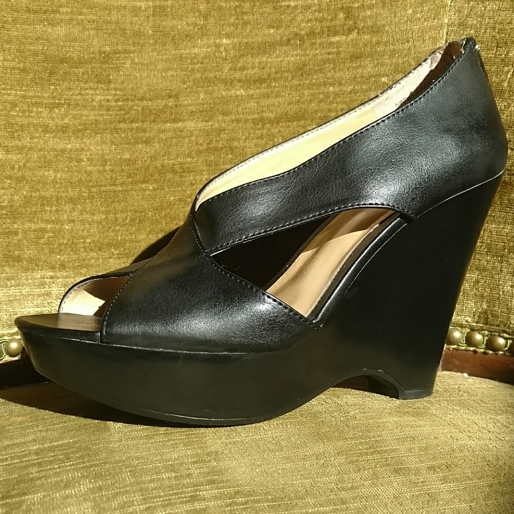 Nine West Black Wedges